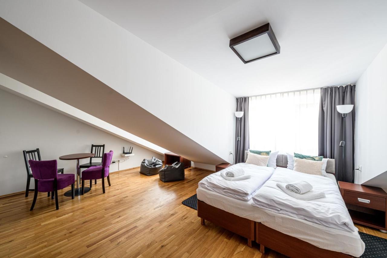 On/Set Aparthotel Krasków Eksteriør bilde
