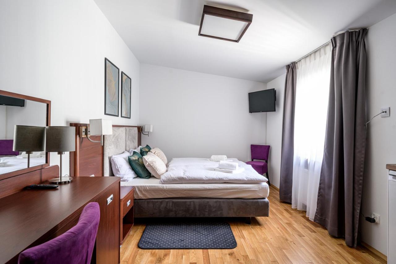 On/Set Aparthotel Krasków Eksteriør bilde